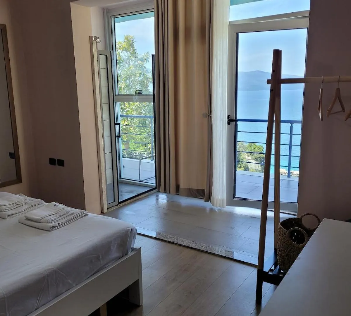 Angela Village Vlore